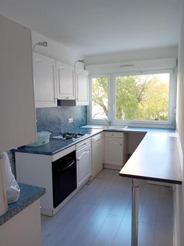 T4 BALCON CAVE CENTRE VILLE