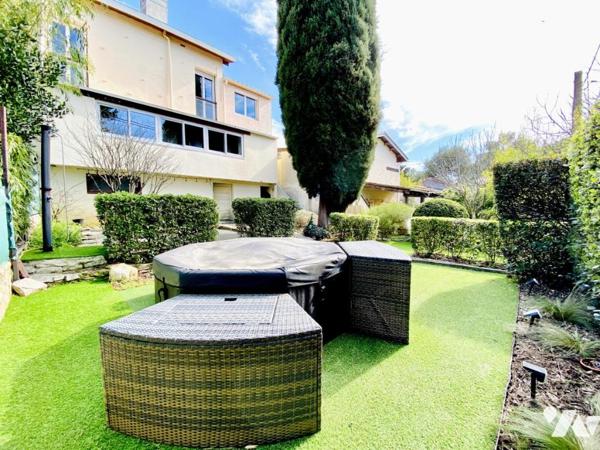 Maison T5, 4 chambres dont une suite parentale, avec garage et jardin attenant