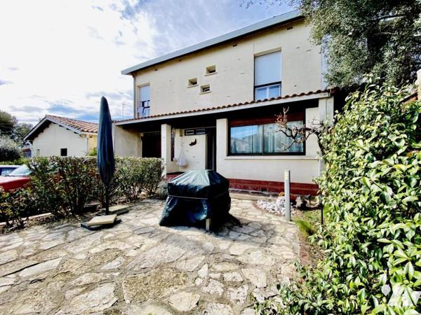 Maison T5, 4 chambres dont une suite parentale, avec garage et jardin attenant