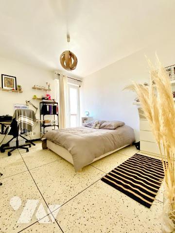 Maison T5, 4 chambres dont une suite parentale, avec garage et jardin attenant