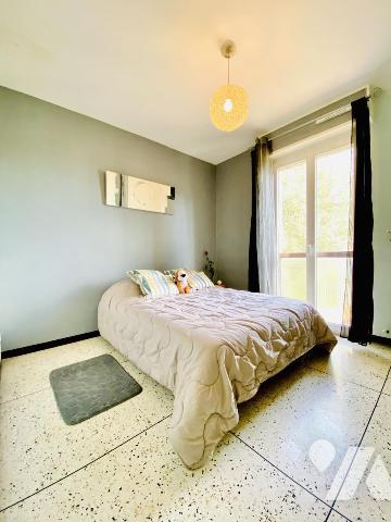 Maison T5, 4 chambres dont une suite parentale, avec garage et jardin attenant