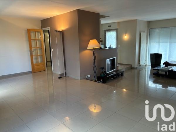 House for sale 5 rooms 121 m² Vaujours
