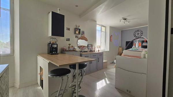 Vente                                                      Appartement
                        
                     2 pièces                      36 m2                     à Montlhéry