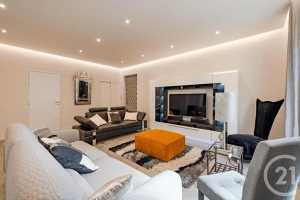 Appartement F3 à vendre  3 pièces - 89,50 m 2   STE MAXIME  - 83