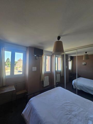 Local Commercial à PONTORSON, 50170 - 14 pièces 228m²