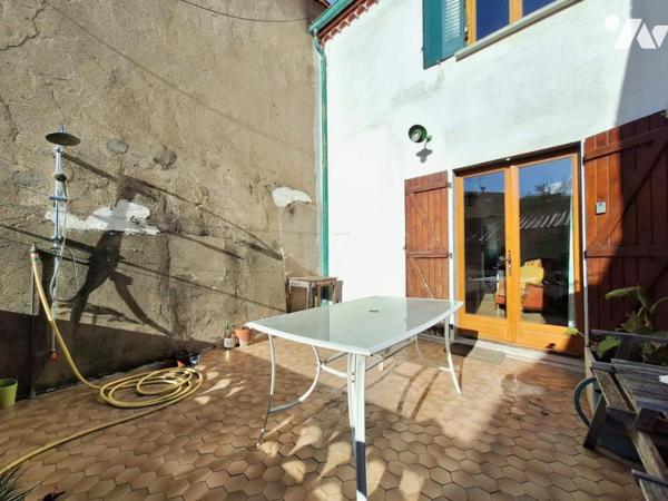 Millas - Maison de village avec garage et grange 