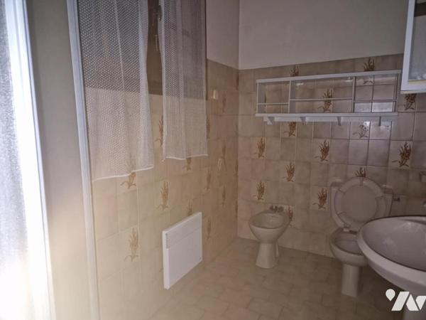 VILLA AVEC VUE DEGAGEE ET DOMINANTE