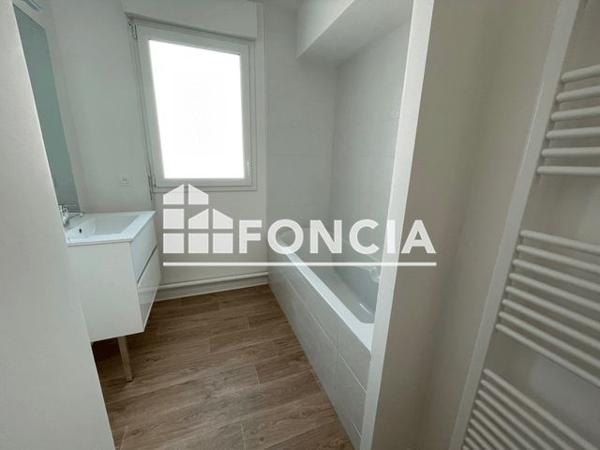 Location Appartement 3 pièces 67.63 m² - 71 BOULEVARD DETOLLE Caen 14000