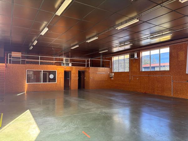 LOCAL PROFESSIONNEL A VALDOIE 420M² SUR  1292M² DE TERRAIN