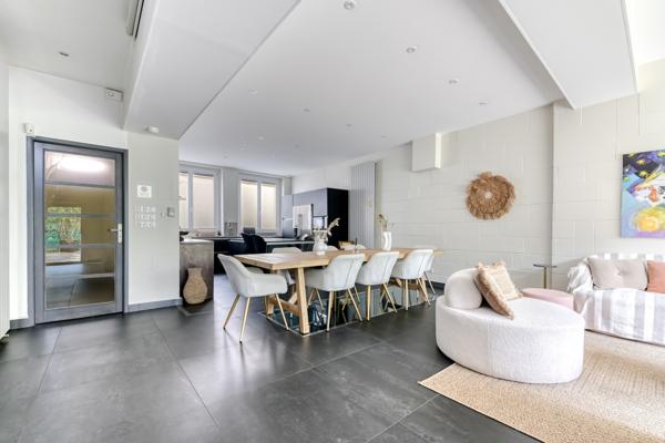 VILLEURBANNE – CHARPENNES | Maison familiale avec jardin, piscine et garage