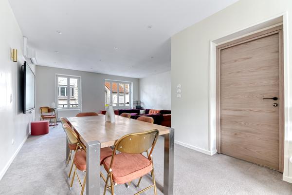 VILLEURBANNE – CHARPENNES | Maison familiale avec jardin, piscine et garage