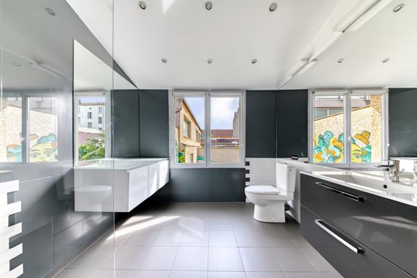 VILLEURBANNE – CHARPENNES | Maison familiale avec jardin, piscine et garage