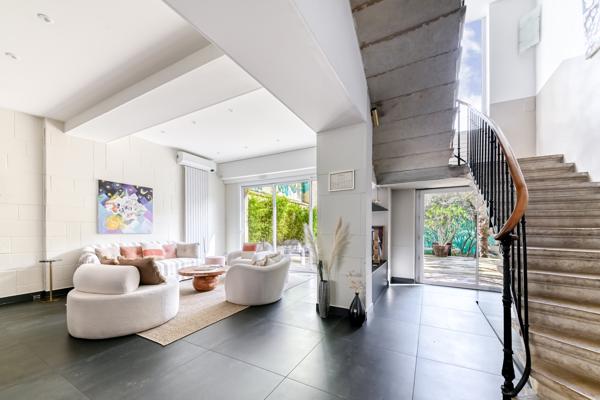 VILLEURBANNE – CHARPENNES | Maison familiale avec jardin, piscine et garage