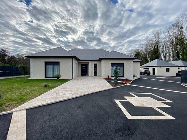 Maison contemporaine proche des commodités