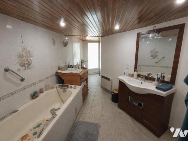SAINTE RADEGONDE Appartement-Maison avec jardin + Studio + garage