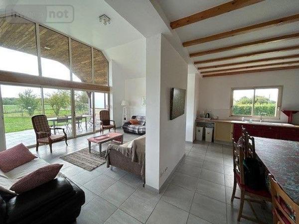 Maison à vendre à Baugé-en-Anjou dans le Maine-et-Loire (49150), ref : LB/2553   
campagne