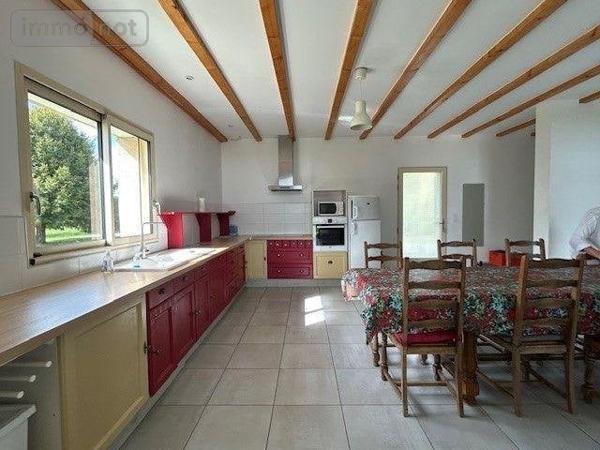 Maison à vendre à Baugé-en-Anjou dans le Maine-et-Loire (49150), ref : LB/2553   
campagne