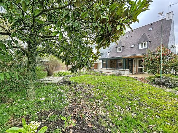 CARQUEFOU Maison 119 m² en fond d'impasse !