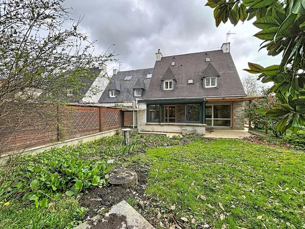 CARQUEFOU Maison 119 m² en fond d'impasse !