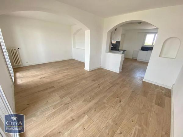 Appartement à louer 3 pièces 69.16m² Toulon (83000)