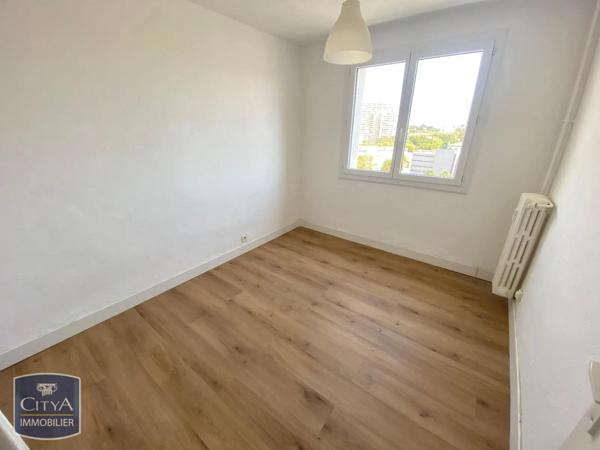 Appartement à louer 3 pièces 69.16m² Toulon (83000)