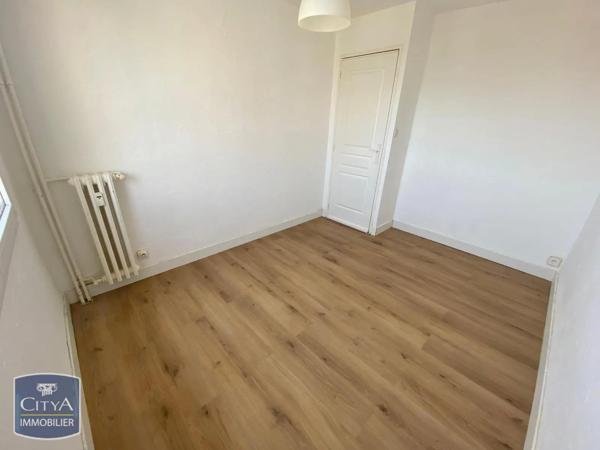 Appartement à louer 3 pièces 69.16m² Toulon (83000)