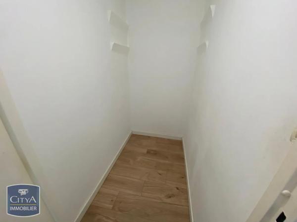 Appartement à louer 3 pièces 69.16m² Toulon (83000)