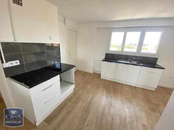 Appartement à louer 3 pièces 69.16m² Toulon (83000)