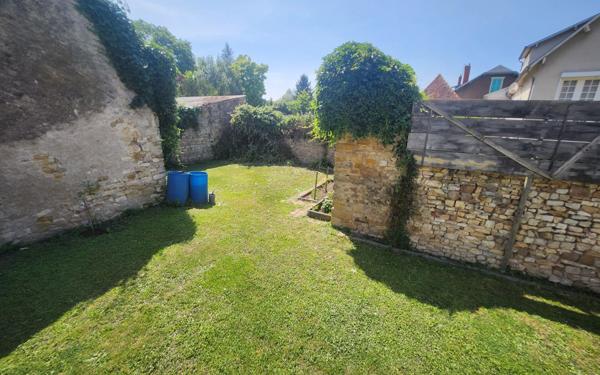 Maison à vendre    5 pièces • 108 m2 Saint-Amand-Montrond