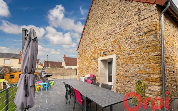 Maison à vendre    5 pièces • 108 m2 Saint-Amand-Montrond