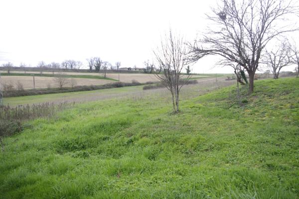 Dpt Gers (32), à vendre MONTREAL terrain à bâtir de 1068m² viabilisé