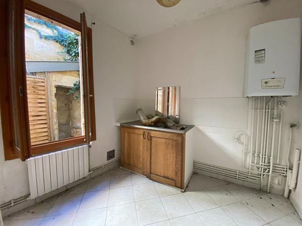 BORDEAUX JUDAIQUE - T1 d'environ 27 m2 à rénover