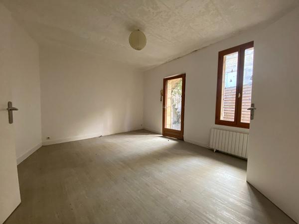 BORDEAUX JUDAIQUE - T1 d'environ 27 m2 à rénover