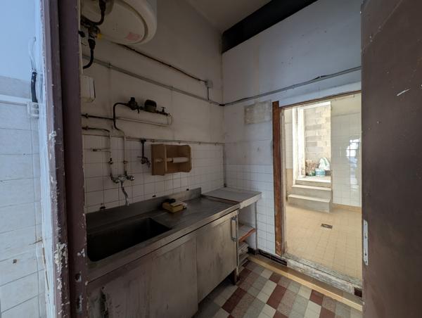 Septèmes-les-Vallons (13240) Maison de ville avec 2 appartements + local – Idéal famille ou projet mixte