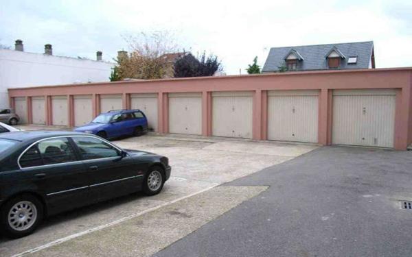 Stationnement à louer