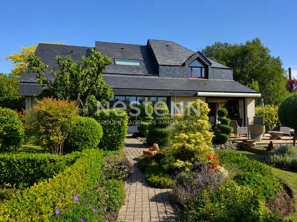 LOUDEAC - Maison de caractère - Coup de coeur en centre-ville