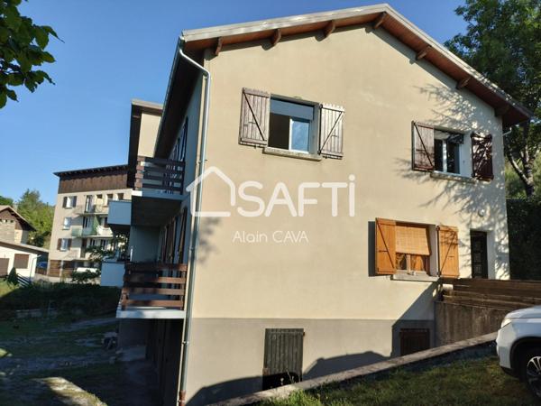 Appartement T2 de 43m² en rez de chaussée avec balcon, cave et petit jardin commun