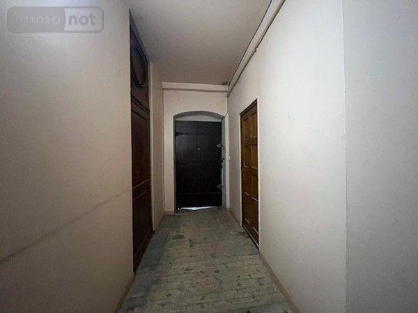 Appartement à rénover à vendre à Chambéry en Savoie (73000), ref : 73001-93   
Centre ville