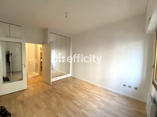 Appartement
         1 pièce
        - 24 m² 33 000 € *