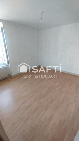 Maison en plein centre de Landisacq