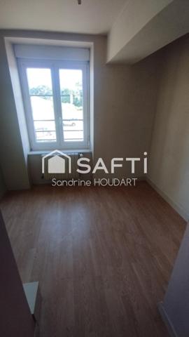 Maison en plein centre de Landisacq