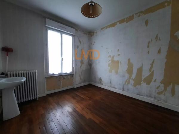 Maison de village à Mondoubleau, 95 m², 2 chambres