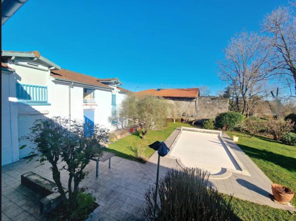 Maison de campagne tout confort avec atoûts de la ville