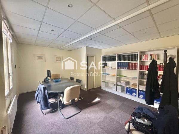 LOCAL PROFESSIONNEL – PLACE DE LA BRÈCHE, NIORT