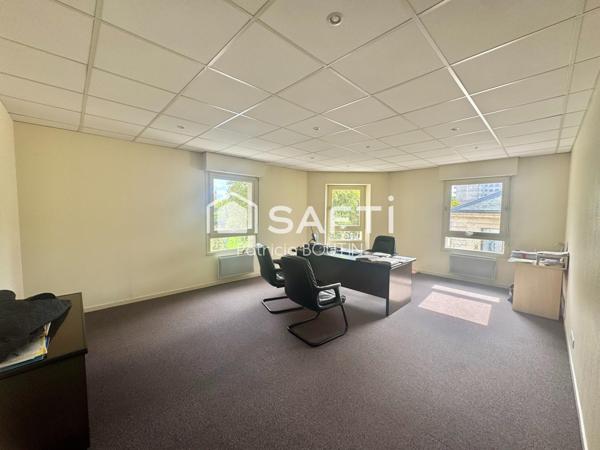 LOCAL PROFESSIONNEL – PLACE DE LA BRÈCHE, NIORT