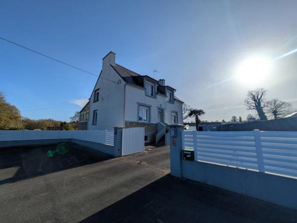 MELRAND GRANDE MAISON DE 180m² ENVIRON DE 8 PIÈCES PARCELLE DE 6320M² ENVIRON PISCINE ET GRAND GARAGE