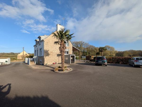 MELRAND GRANDE MAISON DE 180m² ENVIRON DE 8 PIÈCES PARCELLE DE 6320M² ENVIRON PISCINE ET GRAND GARAGE