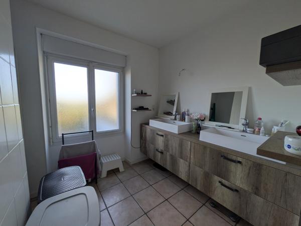 MELRAND GRANDE MAISON DE 180m² ENVIRON DE 8 PIÈCES PARCELLE DE 6320M² ENVIRON PISCINE ET GRAND GARAGE