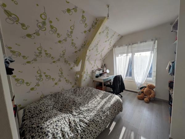 MELRAND GRANDE MAISON DE 180m² ENVIRON DE 8 PIÈCES PARCELLE DE 6320M² ENVIRON PISCINE ET GRAND GARAGE