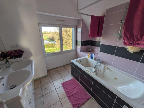 MELRAND GRANDE MAISON DE 180m² ENVIRON DE 8 PIÈCES PARCELLE DE 6320M² ENVIRON PISCINE ET GRAND GARAGE